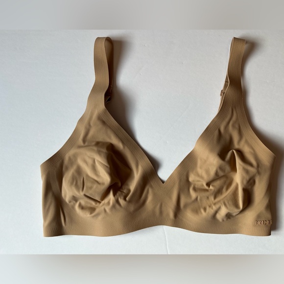 Skims Naked Plunge Bralette - Picture 6 of 8